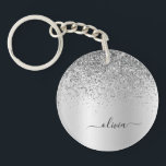 Name des Silver Glitzer Sparkle Glam Metal Monogra Schlüsselanhänger<br><div class="desc">Silber Imitate Foil Metallic Sparkle Glitzer gebürsteter Metal Monogram Name Schlüsselanhänger. Das macht den perfekten 16 Geburtstag,  Hochzeit,  Brautparty,  Jubiläum,  Babydusche oder Junggeselinnen-Abschied Geschenk für jemanden,  der Lieben glamourösen Luxus und schicke Stile.</div>
