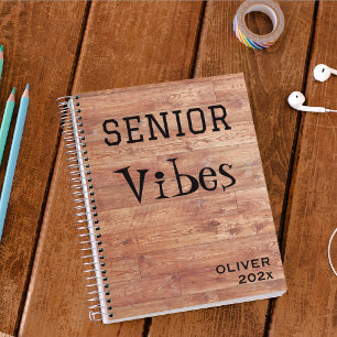 Name, Jahr   Retro Rustic Wood Senior Vibes Notizblock