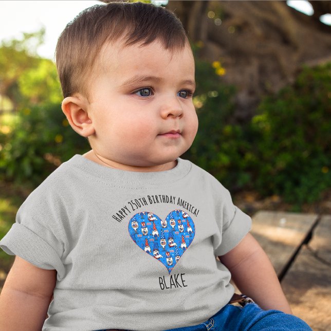 Name, July 4th Gnomes Blue Heart 3mos to 24mos Baby T-shirt (Von Creator hochgeladen)