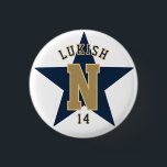 Name Nummer Star Navy Blue und Gold Veteran Button<br><div class="desc">Personalisiertes Lapel-Button mit editierbarer Nummer,  Monogramm und Name in marineblau und metallischem Gold,  für einen Geburtstag oder Gedenkstätte des Veteranen das geflochtene Seil aus www.vecteezy.com/free-vector/anchor-rope</div>