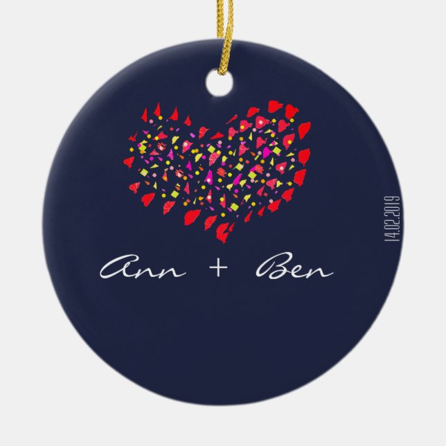 Name Plus Rotes Herz Datum Ornament (Vorne)