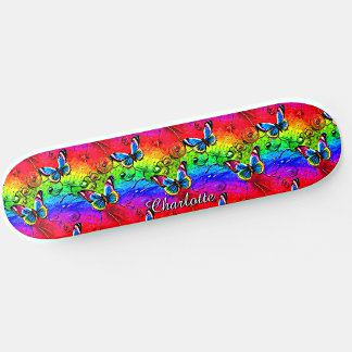 Name, Schmetterlinge auf blaugelben, roten Sonnenu Skateboard