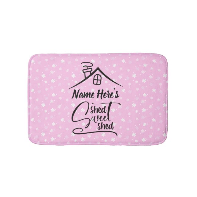 Name Shed Sweet Shed Pink White Floral hinzufügen Badematte (Vorderseite)