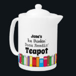 Name Tea Drinks, Mystery Reading<br><div class="desc">Dieser Tee Drinking Book Reading Teapot ist perfekt für Buchliebhaber,  während sie in ihrem Lieblingsbuch trinken. Dieser farbenfrohe Teekessel ist eine tolle Geschenkidee für Bücherwürmer und Bibliophile.</div>