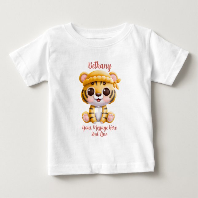 Name Text hinzufügen, Baby Tiger mit Hut auf Baby T-shirt (Vorderseite)