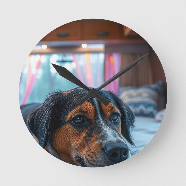 Name: Träumender Hund Runde Wanduhr (Vorderseite)