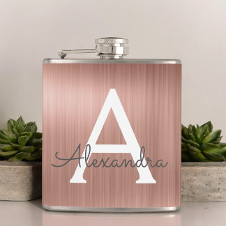 Name und Anfangsbuchstabe des Rose-Gold-Brushed-Me Flachmann