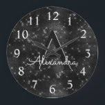 Name und Anfangsbuchstabe des Schwarzen Glanzschim Große Wanduhr<br><div class="desc">Schwarz-Weiß-Sparkeln-Sterne und Shimmer Monogramm-Name und erste Serving Wall Uhr. Die Wall-Uhr ist das ideale Geschenk für jemanden,  der Schwarz und Weiß Lieben.</div>