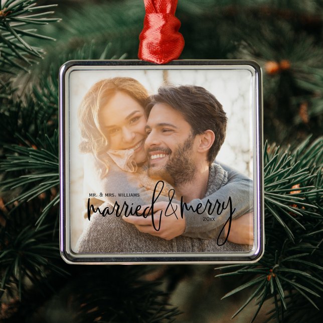 Name und Datum des verheirateten und einfachen, el Ornament Aus Metall (Von Creator hochgeladen)