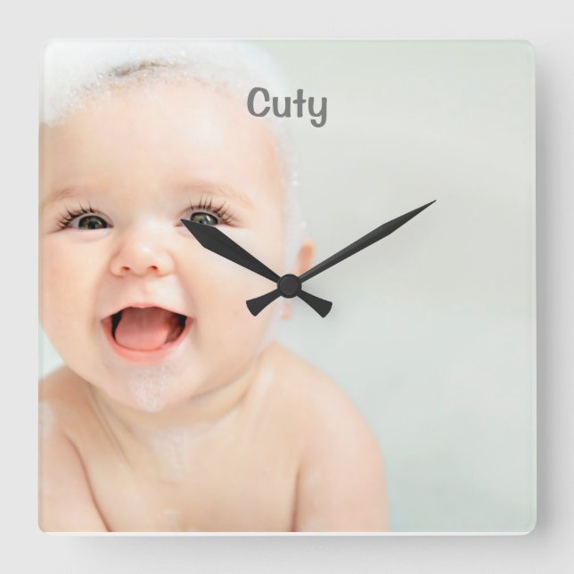 Name und Foto des Babys     Quadratische Wanduhr (Vorderseite)