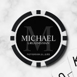 Name und Monogramm der Personalisierten Trauzeugen Pokerchips<br><div class="desc">Fügen Sie Ihrer Hochzeit eine persönliche Touch mit personalisierten Trauzeugen Poker Chips. Dieses Design zeigt den Namen des personalisierten Trauzeugen mit dem Titel und dem Hochzeitdatum in Weiß und Mono in Grau als Hintergrund,  im klassischen Serif Schriftart Stil,  auf schwarzem Hintergrund. Auch perfekt für Trauzeuge,  Brautvater und mehr.</div>