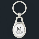 Name und Monogramm des modernen Personalisierten T Schlüsselanhänger<br><div class="desc">Moderne Schwarz-Weiß-Geschenke mit personalisiertem Monogramm,  Name und Titel des Trauzeugen in Schwarz-Weiß-Serif-Schriftart-Stil auf weißem Hintergrund. Auch perfekt für Trauzeuge,  Vater der Braut und mehr.</div>