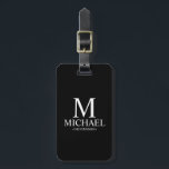 Name und Monogramm des Personalisierten Trauzeugen Gepäckanhänger<br><div class="desc">Moderne Schwarz-Weiß-Geschenke mit personalisiertem Monogramm,  Name und Titel des Trauzeugen im klassischen,  weißen Serif-Schriftart-Stil auf schwarzem Hintergrund. Auch perfekt für Trauzeuge,  Vater der Braut und mehr.</div>