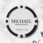 Name und Monogramm des personalisierten Trauzeugen Pokerchips<br><div class="desc">Personalisierte Trauzeuge Geschenke mit dem Namen,  dem Titel und dem Hochzeitstag des personalisierten Trauzeugen in schwarz-klassischer Serif-Schriftart-Stil auf weißem Hintergrund. Auch perfekt für Trauzeuge,  Vater der Braut und mehr.</div>