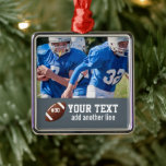 Name und Nummer des Fotos Ornament Aus Metall<br><div class="desc">Fügen Sie dem individuellen Fußballdesign Foto,  Name und Nummer Ihres Spielers hinzu. Ein großartiges Ende der Saison Geschenk,  um all seine harte Arbeit und Hingabe zu feiern. Klicken Sie auf das unten stehende Logo des Colorfulgalshops,  um unsere anderen Sportdesigns zu entdecken.</div>