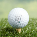 Namen niedlicher romantischer Hochzeitskollegen Golfball<br><div class="desc">Diese bezaubernden Golfbälle sind ein wunderbares Geschenk für Paare oder für einen Partner, um einen anderen zu geben. Das niedliche Design umfasst einen Cartoon-Golfball und einen Golfclub, die in Liebe miteinander stehen, sowie die Namen des Ehepaares und das Hochzeitstag, die in elegantem Schriftzeichen geschrieben sind. Diese sorgfältig, süß und romantisch...</div>