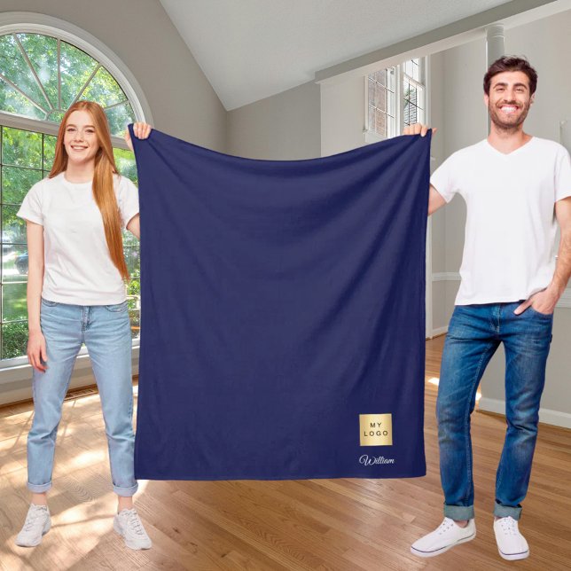 Namensschild für ein blaues Firmenlogo Fleecedecke (Von Creator hochgeladen)