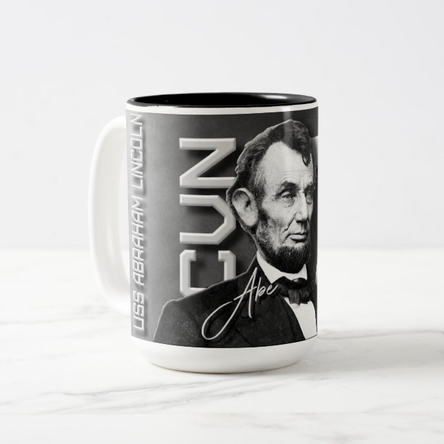NAMENSVETTER DER TASSEN-CVN-72 USS ABRAHAM LINCOLN ZWEIFARBIGE TASSE (Vorderseite Links)