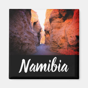Namibia Africa Sesriem Canyon Girl Walking Wüste Magnet