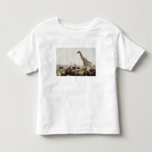 Namibia, Etosha-Nationalpark. Eine einsame Giraffe Kleinkind T-shirt