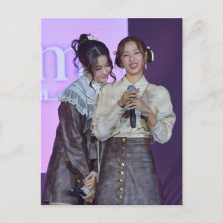 NamtanFilm Girl Love Feiertagspostkarte