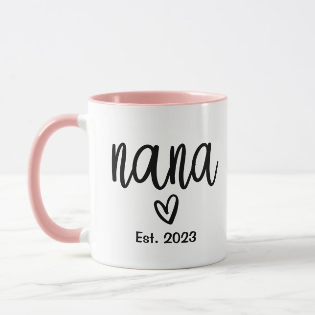 Nana wurde 2023 ins Niedliche 1. Tasse (Links)