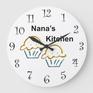 Nana's Küchenschloss mit Muffins Große Wanduhr