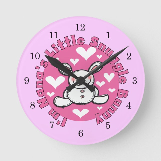 Nana's Little Snuggle Bunny Runde Wanduhr (Vorderseite)