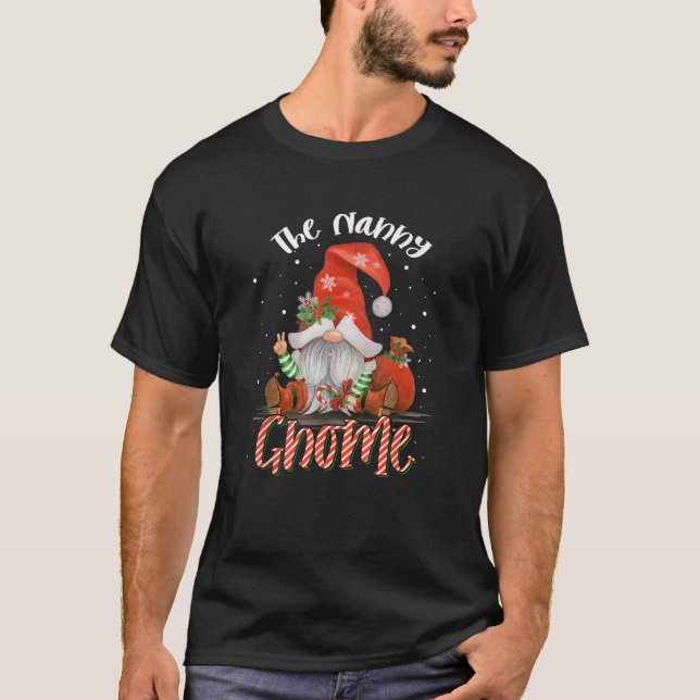 Nanny gnome christmas pajamas matching family Merr T-Shirt (Vorderseite)