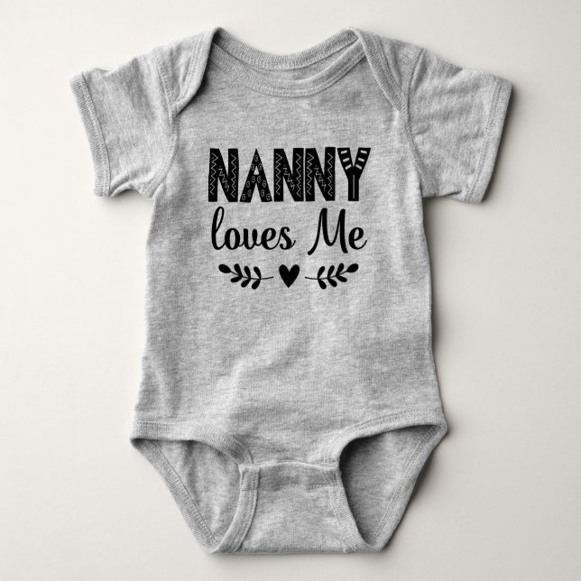 Nanny Lieben Me Geschenk für Großkind Baby Strampler (Vorderseite)