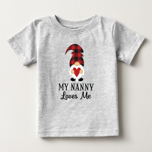 Nanny Loves Me Buffalo Plaid Gnome Baby T-shirt (Vorderseite)