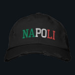 NAPOLI Neapel Italien Vintager Rot-Stil Bestickte Baseballkappe<br><div class="desc">NAPOLI "Neapel" Italienischer Stadtname bestickt mit Italien Flag Farben Grün Weiß und Rot auf Schwarz Vintagen Stil Not leidenden Baumwollhut. Schenken Sie jedem,  der das schöne Land Italiens liebt,  ein wunderbares Geschenk!</div>