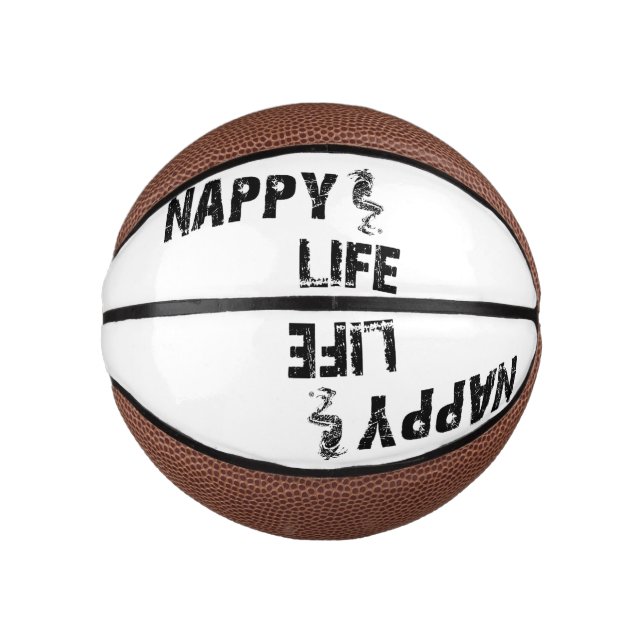Nappy Life Mini Basketball mit schwarzem Logo. (Vorderseite)