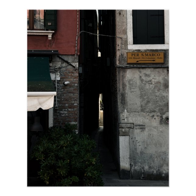 Narrow venetian alleyway (2024) poster (Vorderseite)