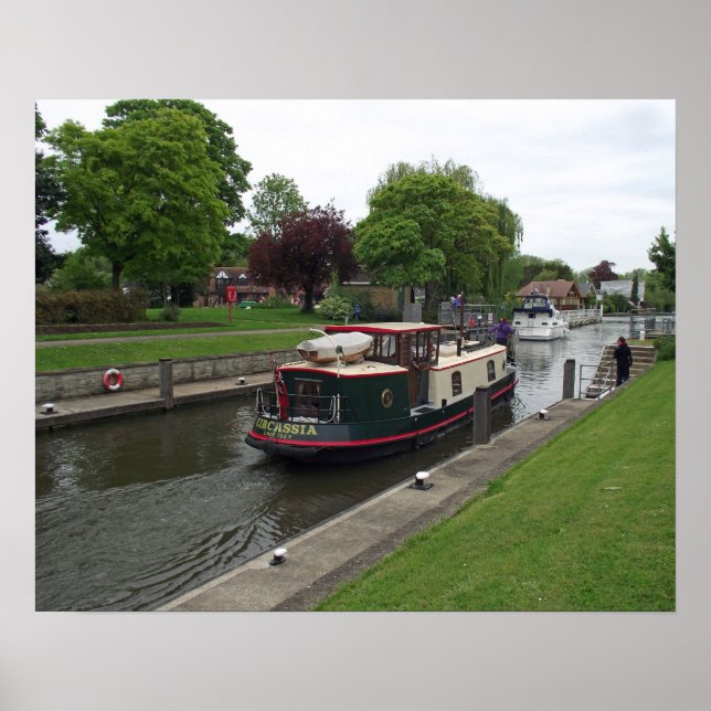 Narrowboat an der Themse bei Schleuse Chertsey Poster (Vorne)