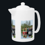 NARROWBOATS<br><div class="desc">Die im Vereinigten Königreich als Schmalboote bekannten Kanalboote wurden ursprünglich zur Beförderung von Gütern im ganzen Land eingesetzt. Sie werden heute hauptsächlich zur Freizeitgestaltung genutzt und ziehen Menschen aus aller Welt an, um unsere ländliche Umgebung zu genießen. Diese Boote sehen sehr hübsch mit ihren hellen Kabinen aus, die traditionell blau,...</div>