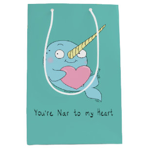 Narwhal Hugging Heart Valentine's Day Geschenktasc Mittlere Geschenktüte