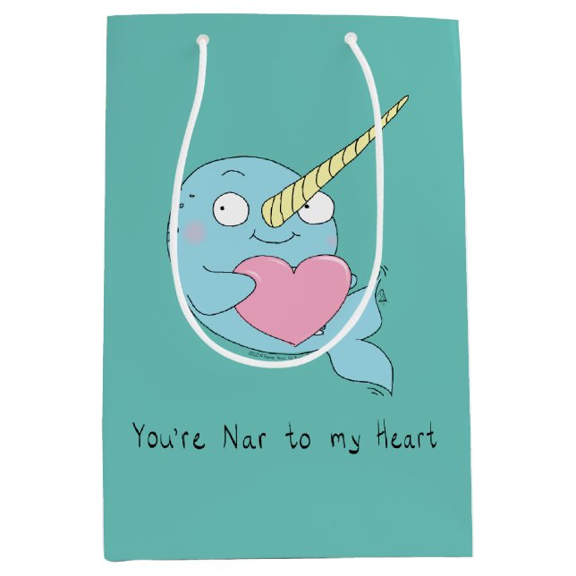 Narwhal Hugging Heart Valentine's Day Geschenktasc Mittlere Geschenktüte (Vorderseite)