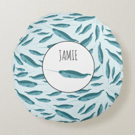 Narwhal im Muster des blauen Ozeans Rundes Kissen