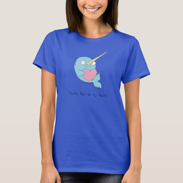 Narwhal umarmt einen Frauen-T - Shirt im Herzen (Vorderseite)