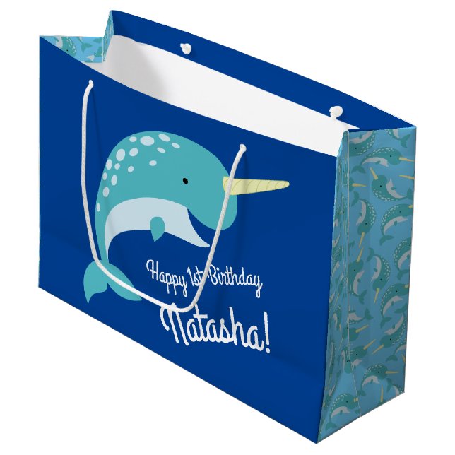 Narwhals Ocean Niedlich 1. Geburtstag Party Thema Große Geschenktüte (Vorderseite Schrägansicht)