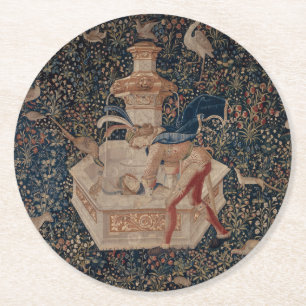 Narziss am Brunnen, mittelalterlicher Teppich Runder Pappuntersetzer