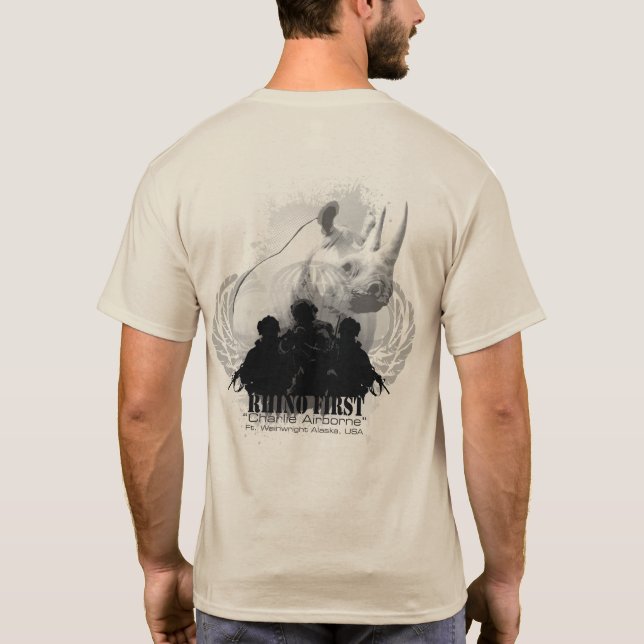 Nashorn-zuerst - Schnee-Nashorn T-Shirt (Rückseite)