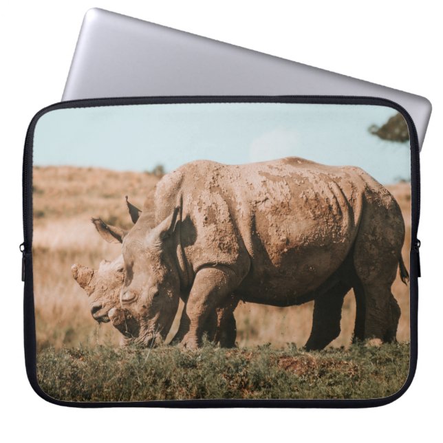 NASHÖRNER WEIDEN IN AFRIKA LAPTOPSCHUTZHÜLLE (Vorderseite)