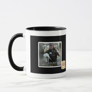 Nasse Katze und Gewehr Tasse