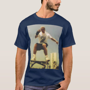 Natas-Gleitschienen auf Feuerskateboarding T-Shirt