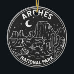 Nationalpark California Keramik Ornament<br><div class="desc">Arches monoline Kunstwerk Design. Der Park liegt nördlich von Moab im Staat von Utah. Der am Colorado River im Südosten gelegene Ort ist bekannt als das Gelände von mehr als 2.000 natürlichen Sandsteinbögen.</div>