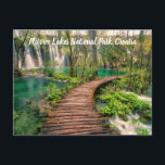 Nationalpark Plitvice Seen Kroatien stilvoll Postkarte<br><div class="desc">Aussicht von einem Holzweg im Nationalpark der Plitvicer Seen,  Kroatien</div>