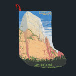 Nationalpark Zion Kleiner Weihnachtsstrumpf<br><div class="desc">Poster zeigt den Blick auf eine Klippe im Zion Nationalpark. Digitale Wiederherstellung und Erweitert für Print.</div>