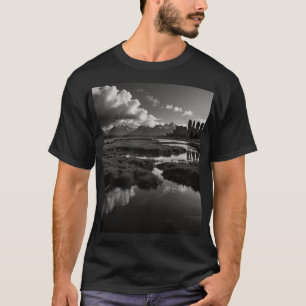 Natur und Fortschritt: ein heikles Gleichgewicht T-Shirt